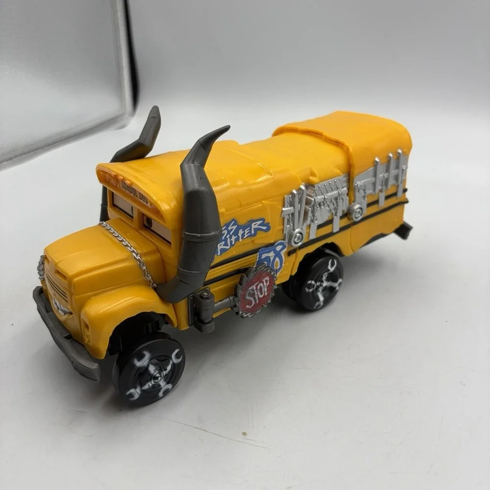 Disney Pixar Cars 3 Crunch & Crash Miss Fritter Yellow Bus 2017 Mattel GUC